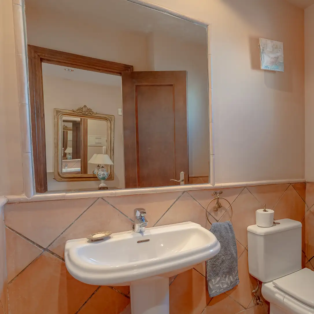 esperanza-bathroom2